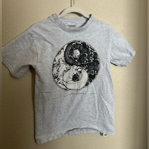 Vintage 90s Yin-Yang Animal Graphic Tee‎ Shirt Sz Womens Small in Grey